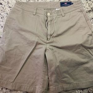 Tan vineyard vines shorts 32 waist great condition